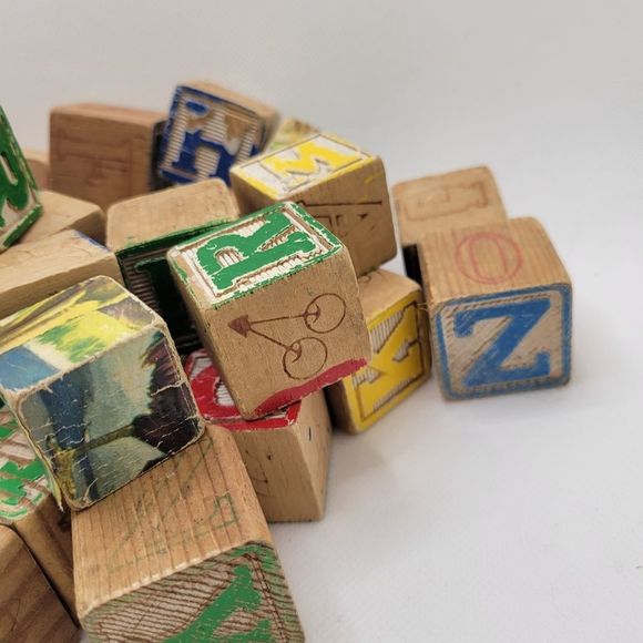 Vintage Taiwan Wooden Building Blocks 40 pc - Picture 6 of 12